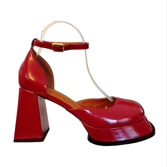 NEW Wet Kiss Red Chunky Platform Block Heels Size 7.5 - Picture 1 of 13